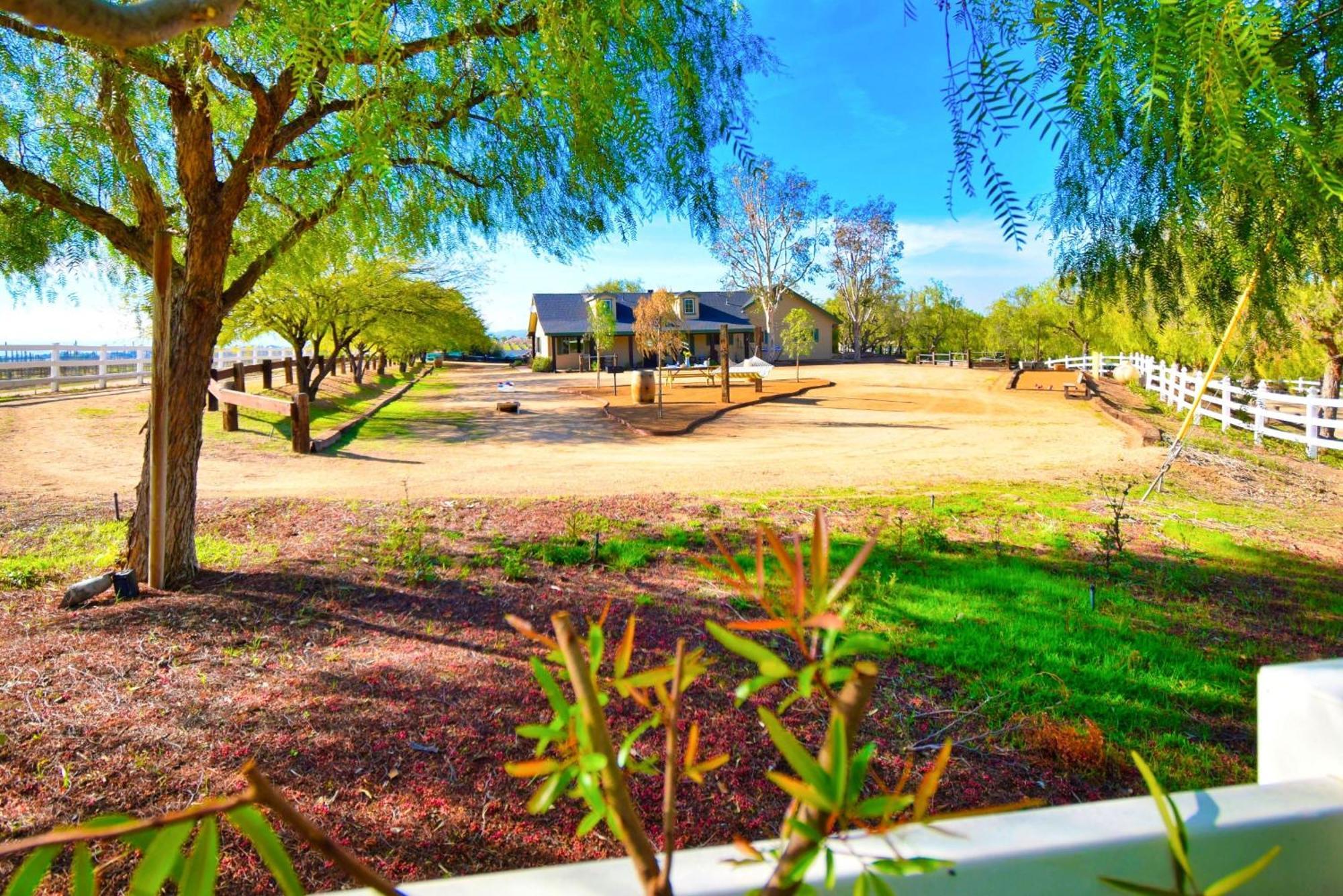 Peppertree Lane Ranch -- Seven-Acre Ranch In The Heart Of Wine Country Hotell Temecula Exteriör bild